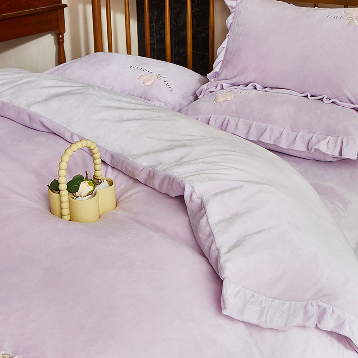 91家纺网 家纺一手货源 找家纺 （总）卡初家居（原微来） 2025新款秋冬A类亲肤牛奶绒刺绣款四件套-暖阁系列（提供买家秀）