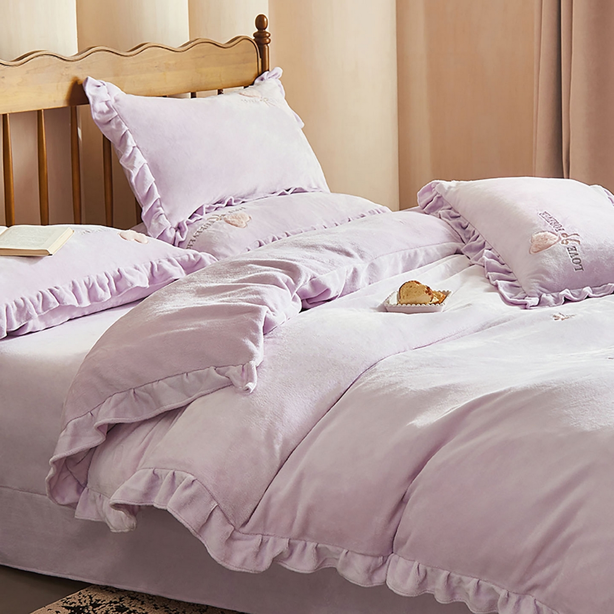 91家纺网 家纺一手货源 找家纺 （总）卡初家居（原微来） 2025新款秋冬A类亲肤牛奶绒刺绣款四件套-暖阁系列（提供买家秀）