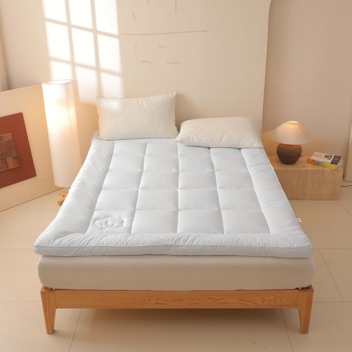 91家纺网 家纺一手货源 找家纺 老帅的工厂店 2025新款小格子款棉花床垫软床褥 白色