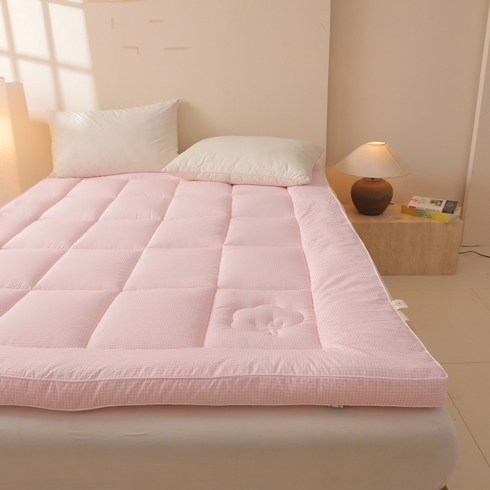 91家纺网 家纺一手货源 找家纺 老帅的工厂店 2025新款小格子款棉花床垫软床褥 粉色