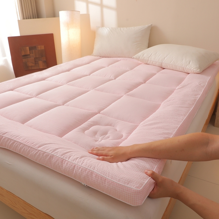 91家纺网 家纺一手货源 找家纺 老帅的工厂店 2025新款小格子款棉花床垫软床褥 粉色