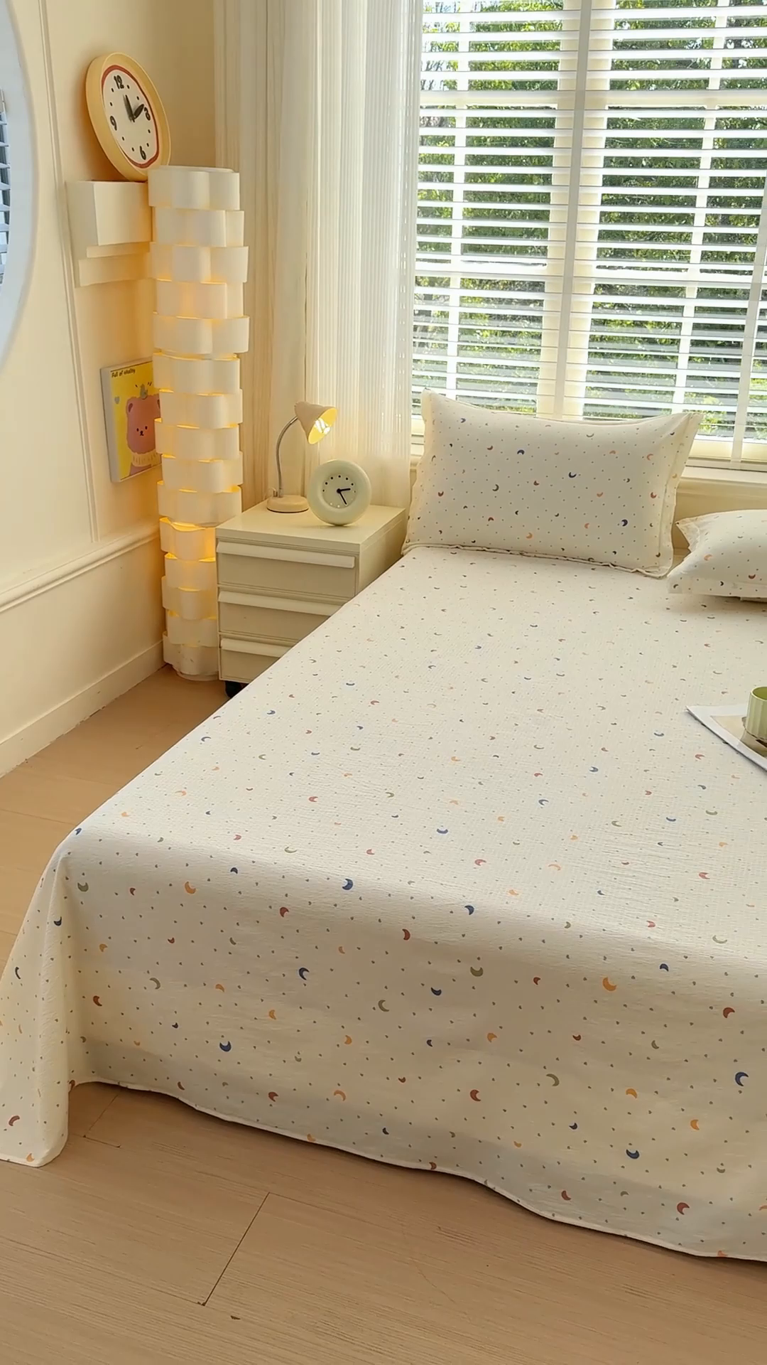 91家纺网 家纺一手货源 找家纺 一诺家居 2025新款A类云感双层纱针织棉印花母婴级裸睡床单三件套 量大可优惠 量大可送货 爱心月亮