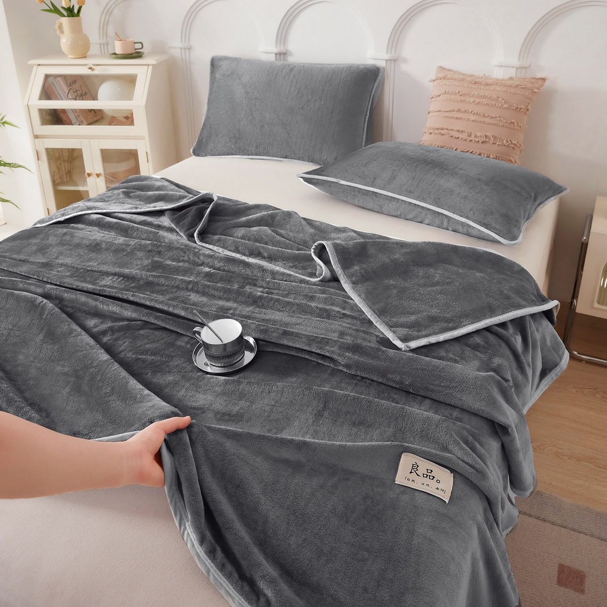 91家纺网 家纺一手货源 找家纺 悦织湾家纺 2025新款牛奶绒毛毯高克重日式良品盖毯毯子办公室休闲沙发毯跨境专供外贸出口 太空灰