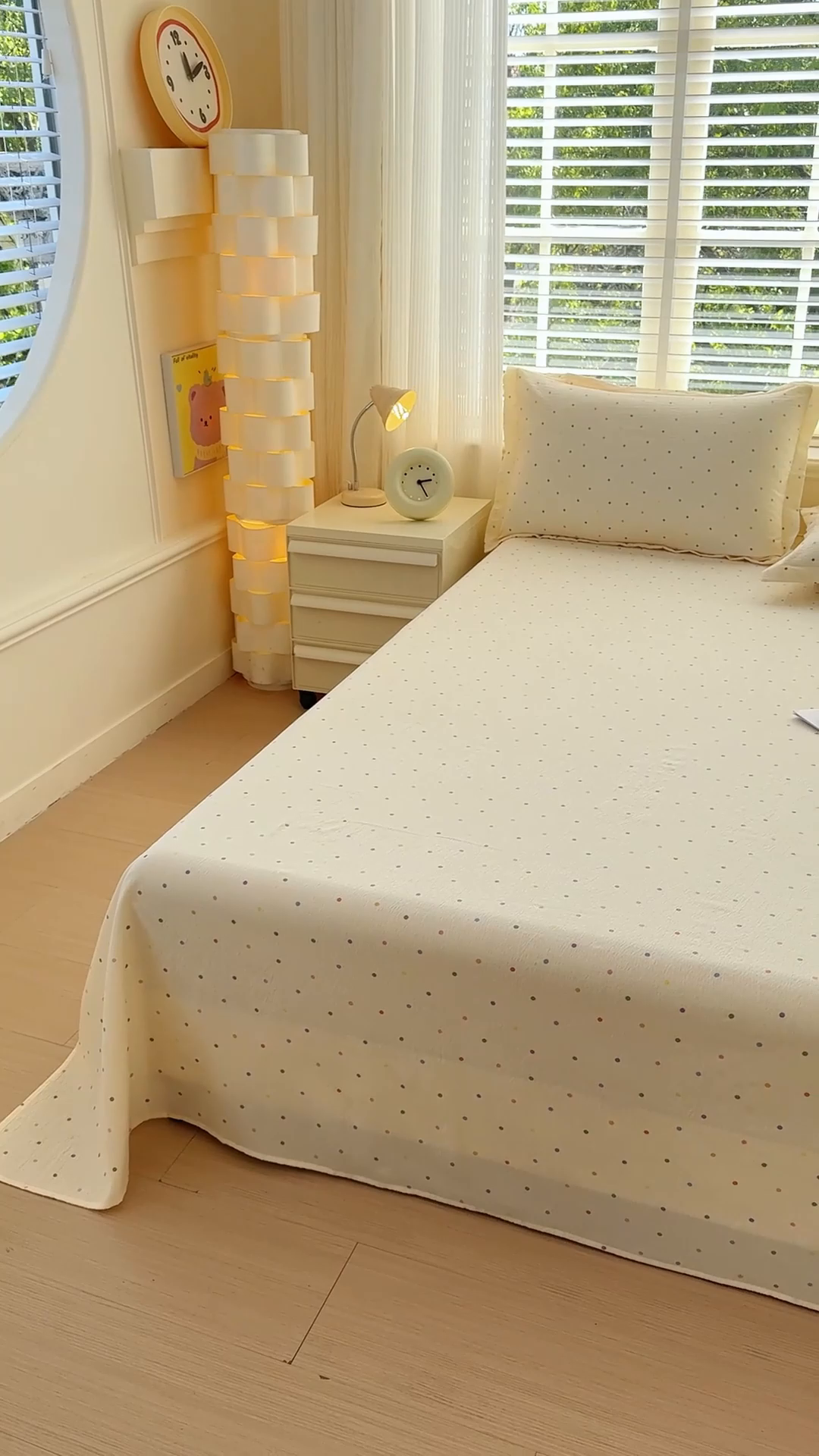 91家纺网 家纺一手货源 找家纺 一诺家居 2025新款A类云感双层纱针织棉印花母婴级裸睡床单三件套 量大可优惠 量大可送货 彩虹波点