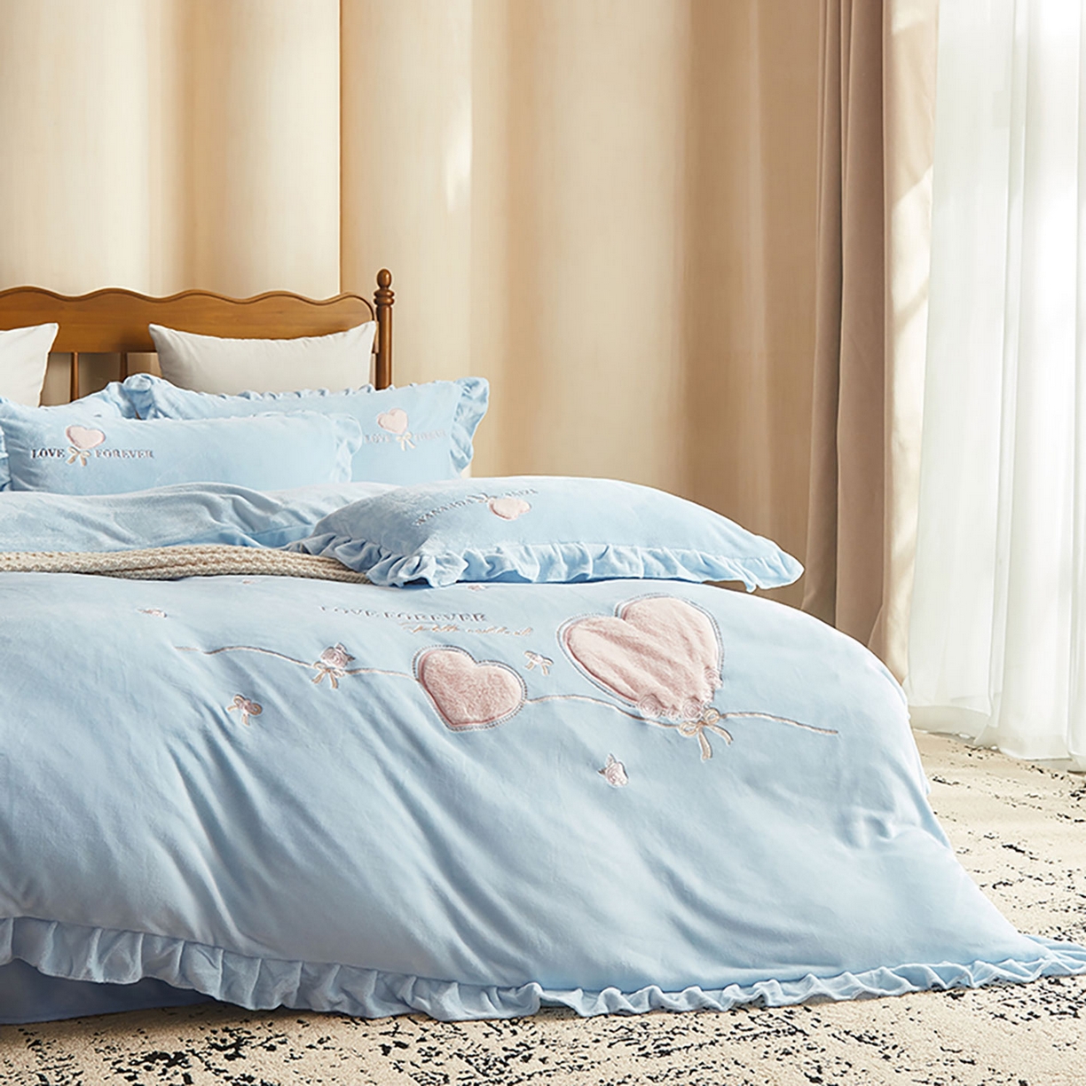 91家纺网 家纺一手货源 找家纺 卡初家居（原微来） 2025新款秋冬A类亲肤牛奶绒刺绣款四件套-暖阁系列（提供买家秀） 暖阁-繁星蓝