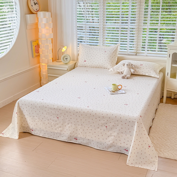 91家纺网 家纺一手货源 找家纺 一诺家居 2025新款A类云感双层纱针织棉印花母婴级裸睡床单三件套 量大可优惠 量大可送货 绯樱