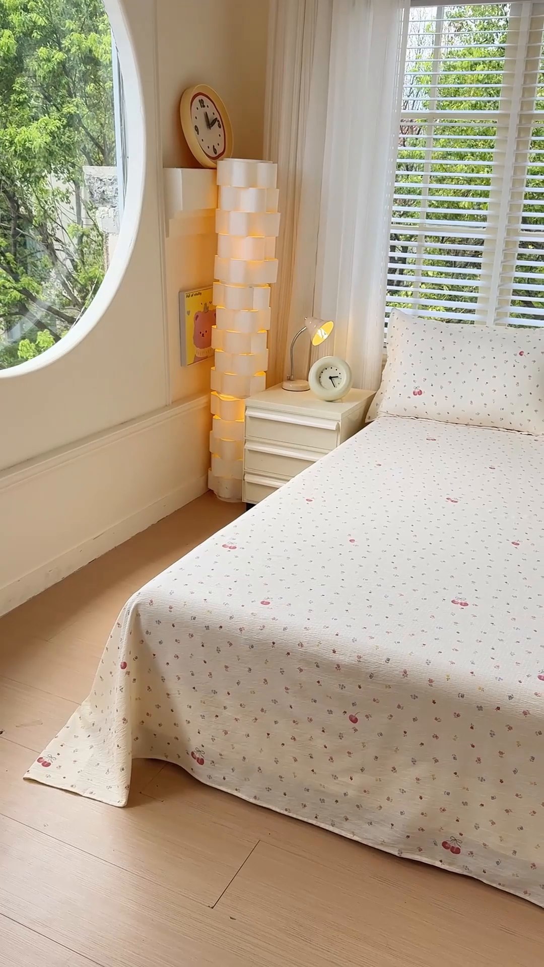 91家纺网 家纺一手货源 找家纺 一诺家居 2025新款A类云感双层纱针织棉印花母婴级裸睡床单三件套 量大可优惠 量大可送货 绯樱