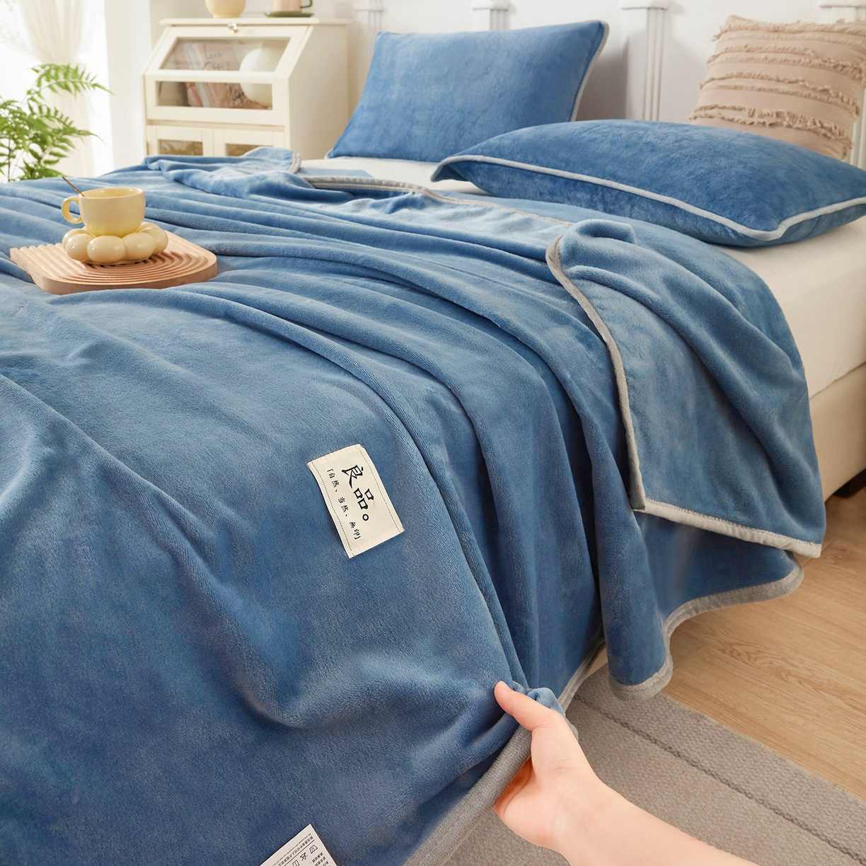 91家纺网 家纺一手货源 找家纺 悦织湾家纺 2025新款牛奶绒毛毯高克重日式良品盖毯毯子办公室休闲沙发毯跨境专供外贸出口 宝石蓝