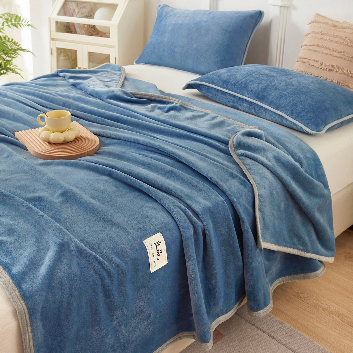 91家纺网 家纺一手货源 找家纺 悦织湾家纺 2025新款牛奶绒毛毯高克重日式良品盖毯毯子办公室休闲沙发毯跨境专供外贸出口 宝石蓝