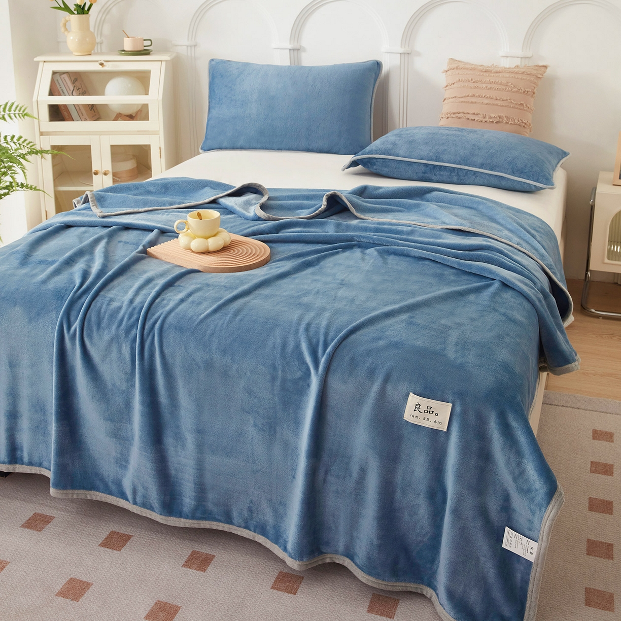 91家纺网 家纺一手货源 找家纺 悦织湾家纺 2025新款牛奶绒毛毯高克重日式良品盖毯毯子办公室休闲沙发毯跨境专供外贸出口 宝石蓝