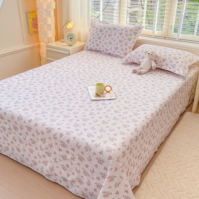 91家纺网 家纺一手货源 找家纺 一诺家居 2025新款A类云感双层纱针织棉印花母婴级裸睡床单三件套 量大可优惠 量大可送货 粉黛