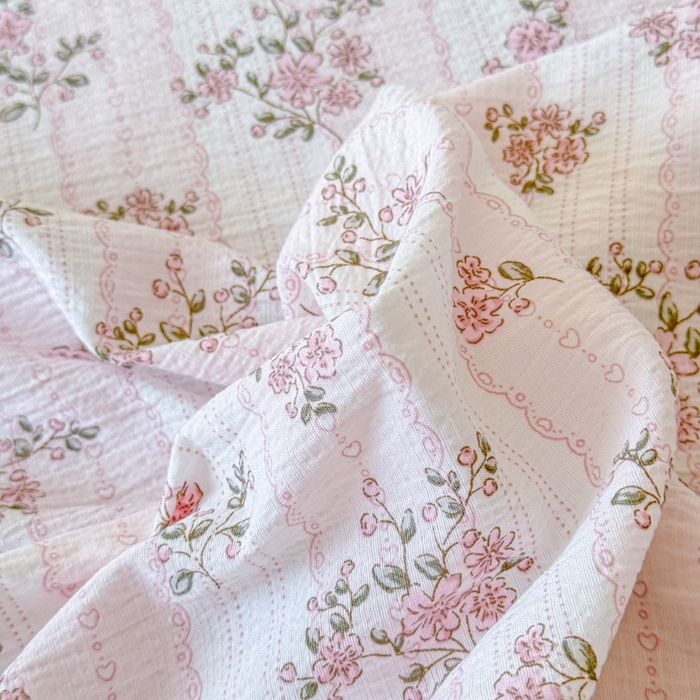 91家纺网 家纺一手货源 找家纺 一诺家居 2025新款A类云感双层纱针织棉印花母婴级裸睡床单三件套 量大可优惠 量大可送货 粉黛