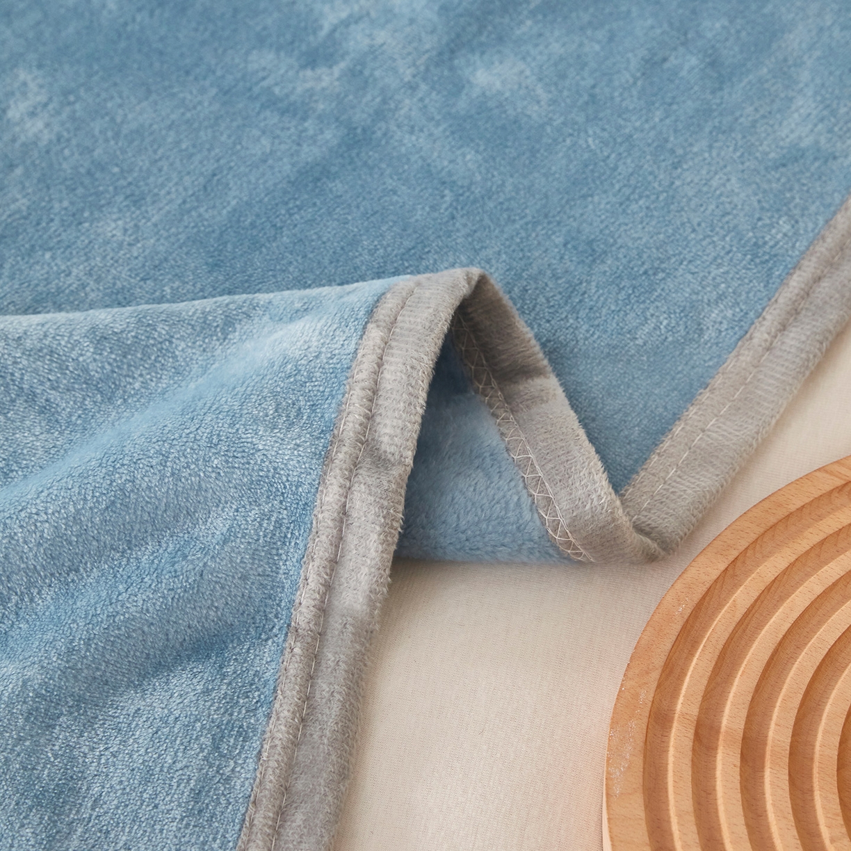 91家纺网 家纺一手货源 找家纺 悦织湾家纺 2025新款牛奶绒毛毯高克重日式良品盖毯毯子办公室休闲沙发毯跨境专供外贸出口 宾利蓝