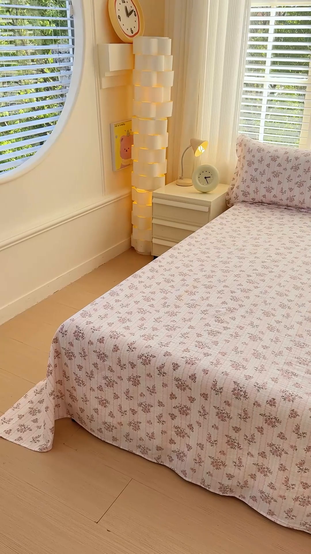 91家纺网 家纺一手货源 找家纺 一诺家居 2025新款A类云感双层纱针织棉印花母婴级裸睡床单三件套 量大可优惠 量大可送货 粉黛