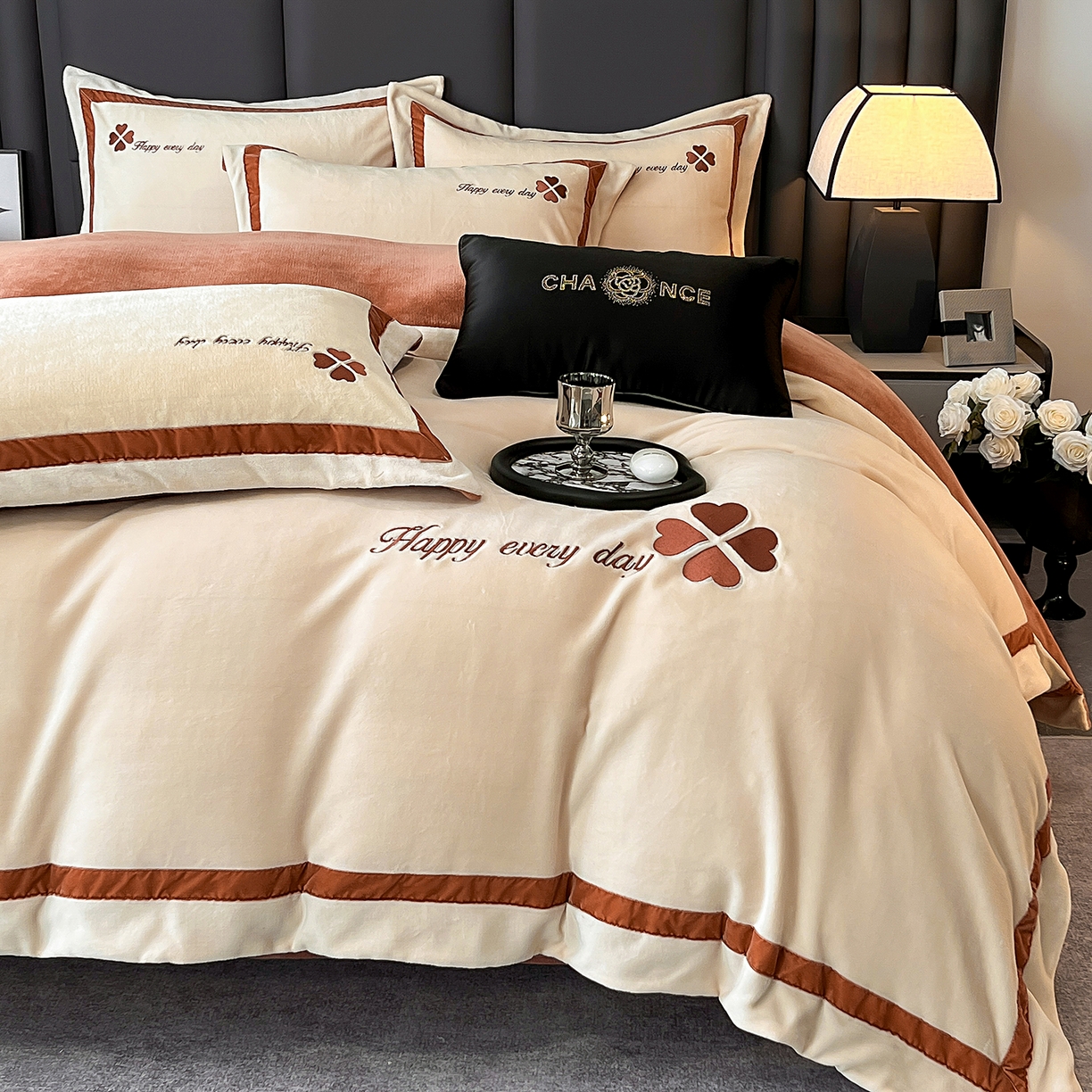 91家纺网 家纺一手货源 找家纺 （总）妮恒美家纺 2025新款牛奶绒刺绣四件套-简爱系列