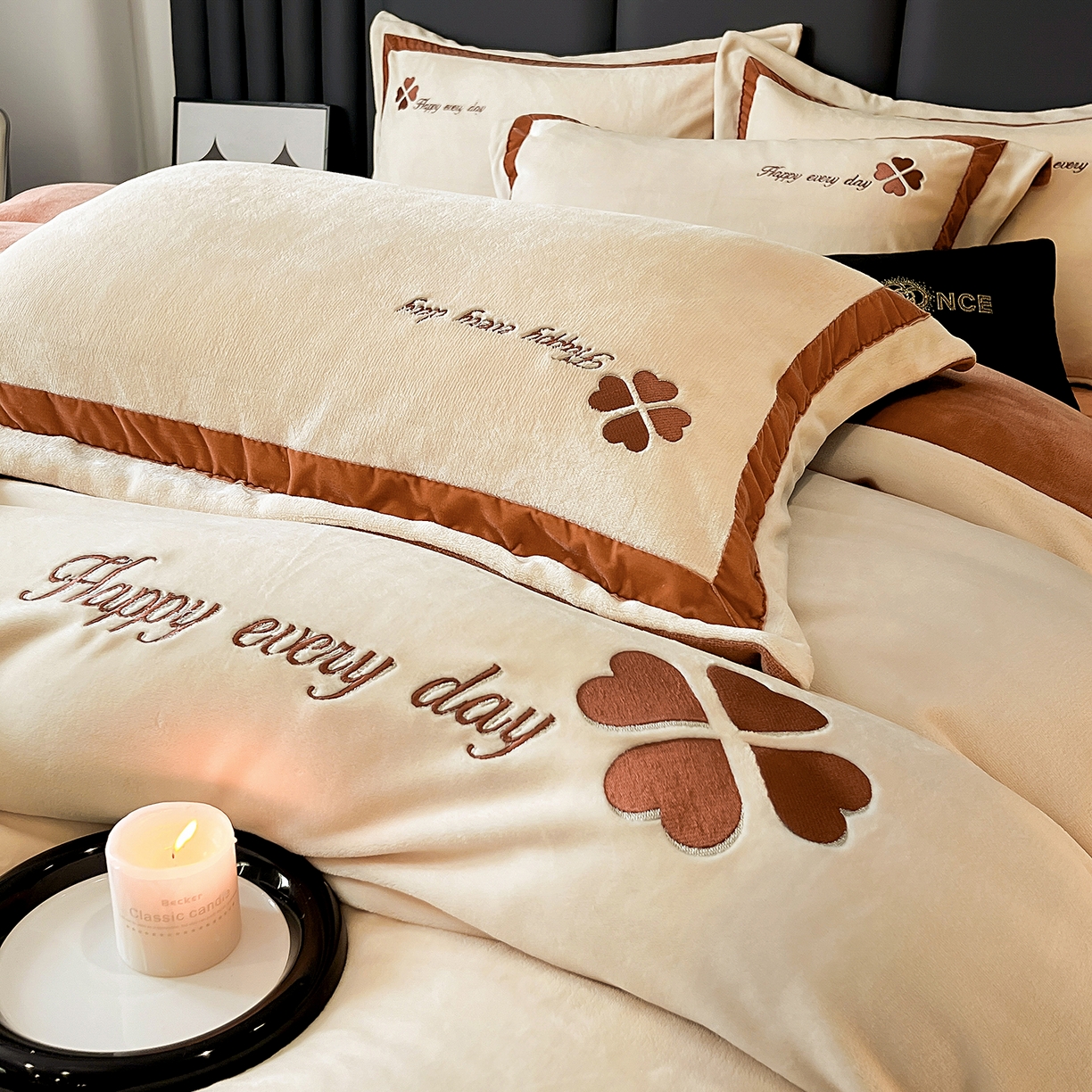 91家纺网 家纺一手货源 找家纺 （总）妮恒美家纺 2025新款牛奶绒刺绣四件套-简爱系列