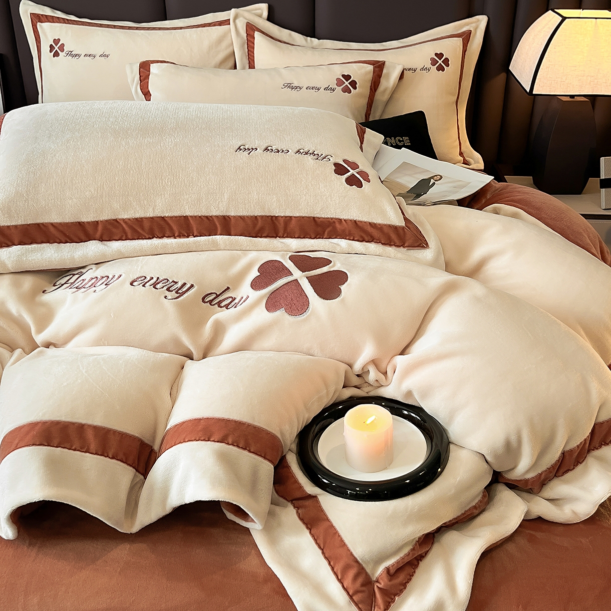 91家纺网 家纺一手货源 找家纺 （总）妮恒美家纺 2025新款牛奶绒刺绣四件套-简爱系列