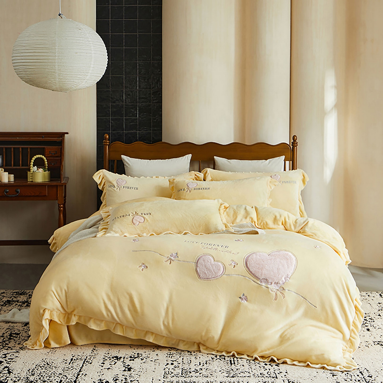 91家纺网 家纺一手货源 找家纺 卡初家居（原微来） 2025新款秋冬A类亲肤牛奶绒刺绣款四件套-暖阁系列（提供买家秀） 暖阁-奶油黄