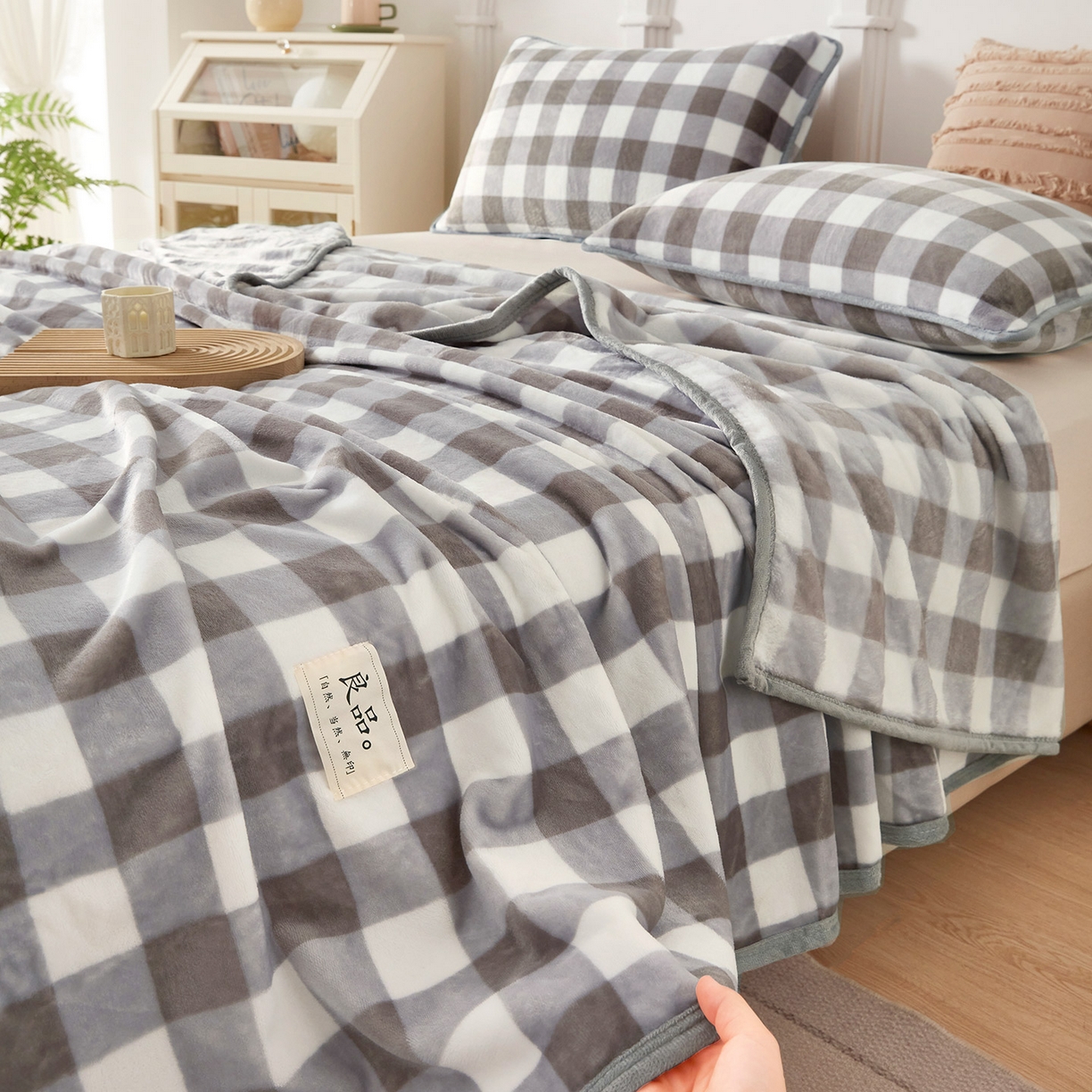 91家纺网 家纺一手货源 找家纺 悦织湾家纺 2025新款牛奶绒毛毯高克重日式良品盖毯毯子办公室休闲沙发毯跨境专供外贸出口 灰大格