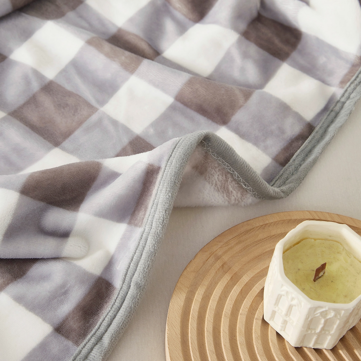 91家纺网 家纺一手货源 找家纺 悦织湾家纺 2025新款牛奶绒毛毯高克重日式良品盖毯毯子办公室休闲沙发毯跨境专供外贸出口 灰大格