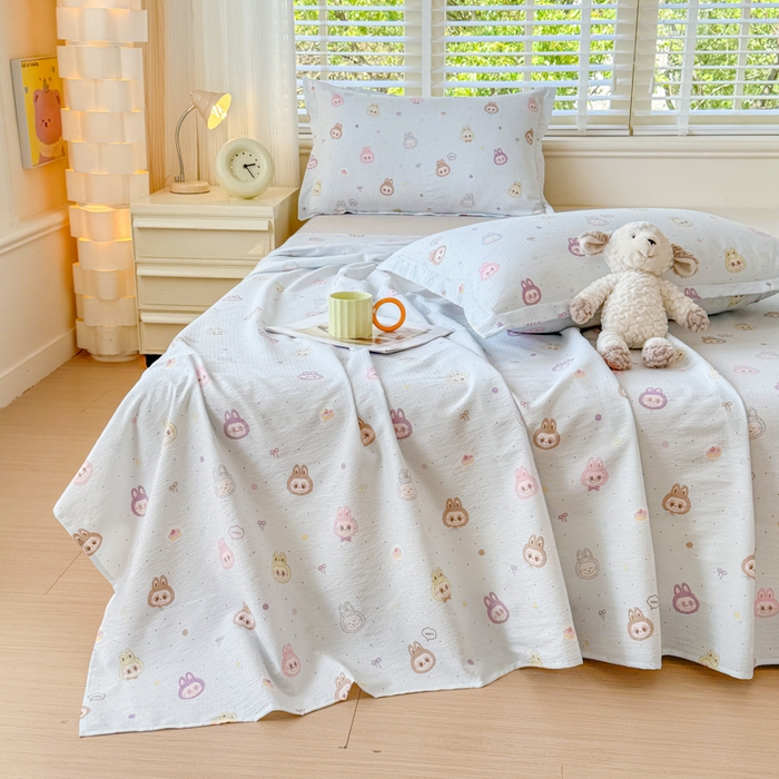 91家纺网 家纺一手货源 找家纺 一诺家居 2025新款A类云感双层纱针织棉印花母婴级裸睡床单三件套 量大可优惠 量大可送货 海盐耶耶