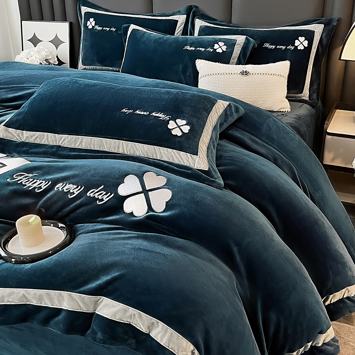 91家纺网 家纺一手货源 找家纺 （总）妮恒美家纺 2025新款牛奶绒刺绣四件套-简爱系列