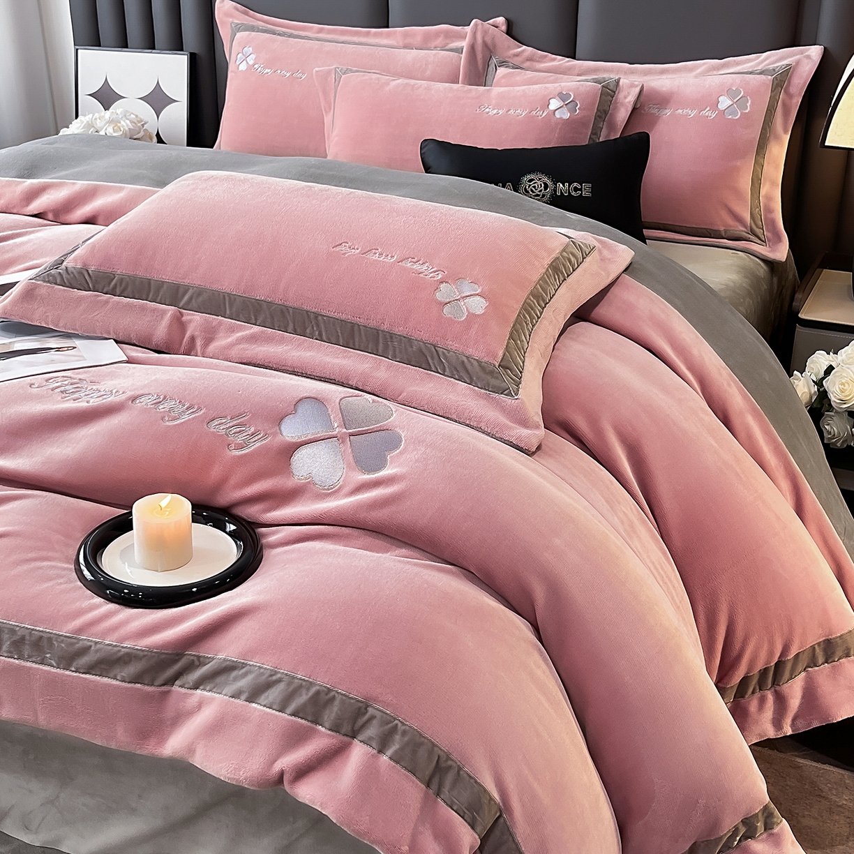 91家纺网 家纺一手货源 找家纺 （总）妮恒美家纺 2025新款牛奶绒刺绣四件套-简爱系列