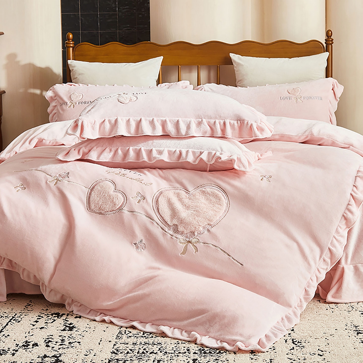 卡初家居（原微来） 2025新款秋冬A类亲肤牛奶绒刺绣款四件套-暖阁系列（提供买家秀） 暖阁-轻奢粉