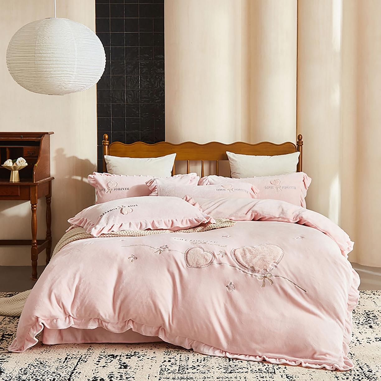 91家纺网 家纺一手货源 找家纺 卡初家居（原微来） 2025新款秋冬A类亲肤牛奶绒刺绣款四件套-暖阁系列（提供买家秀） 暖阁-轻奢粉