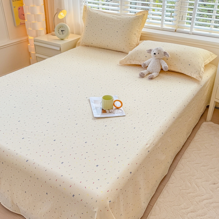 91家纺网 家纺一手货源 找家纺 一诺家居 2025新款A类云感双层纱针织棉印花母婴级裸睡床单三件套 量大可优惠 量大可送货 蝴蝶结