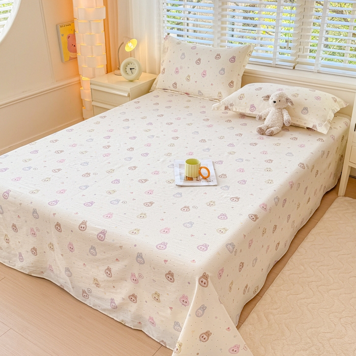 91家纺网 家纺一手货源 找家纺 一诺家居 2025新款A类云感双层纱针织棉印花母婴级裸睡床单三件套 量大可优惠 量大可送货 荔枝莓莓