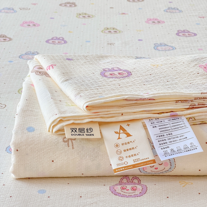 91家纺网 家纺一手货源 找家纺 一诺家居 2025新款A类云感双层纱针织棉印花母婴级裸睡床单三件套 量大可优惠 量大可送货 荔枝莓莓