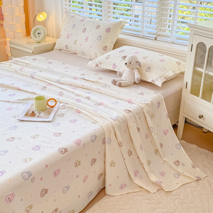 91家纺网 家纺一手货源 找家纺 一诺家居 2025新款A类云感双层纱针织棉印花母婴级裸睡床单三件套 量大可优惠 量大可送货 荔枝莓莓