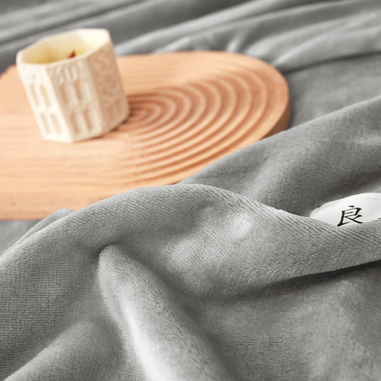 91家纺网 家纺一手货源 找家纺 悦织湾家纺 2025新款牛奶绒毛毯高克重日式良品盖毯毯子办公室休闲沙发毯跨境专供外贸出口 银灰