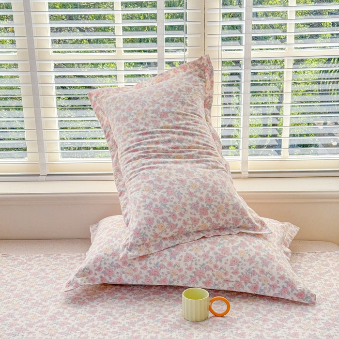 91家纺网 家纺一手货源 找家纺 一诺家居 2025新款A类云感双层纱针织棉印花母婴级裸睡床单三件套 量大可优惠 量大可送货 蔷薇