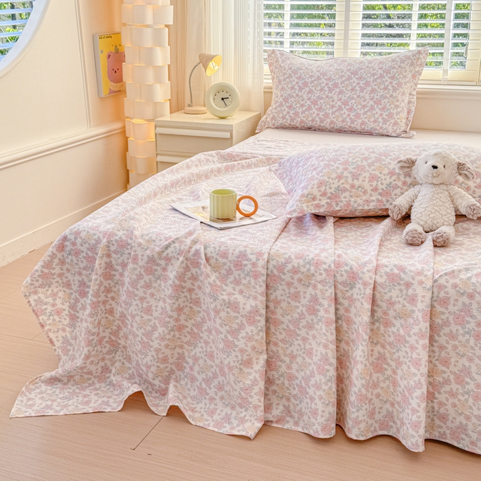 91家纺网 家纺一手货源 找家纺 一诺家居 2025新款A类云感双层纱针织棉印花母婴级裸睡床单三件套 量大可优惠 量大可送货 蔷薇