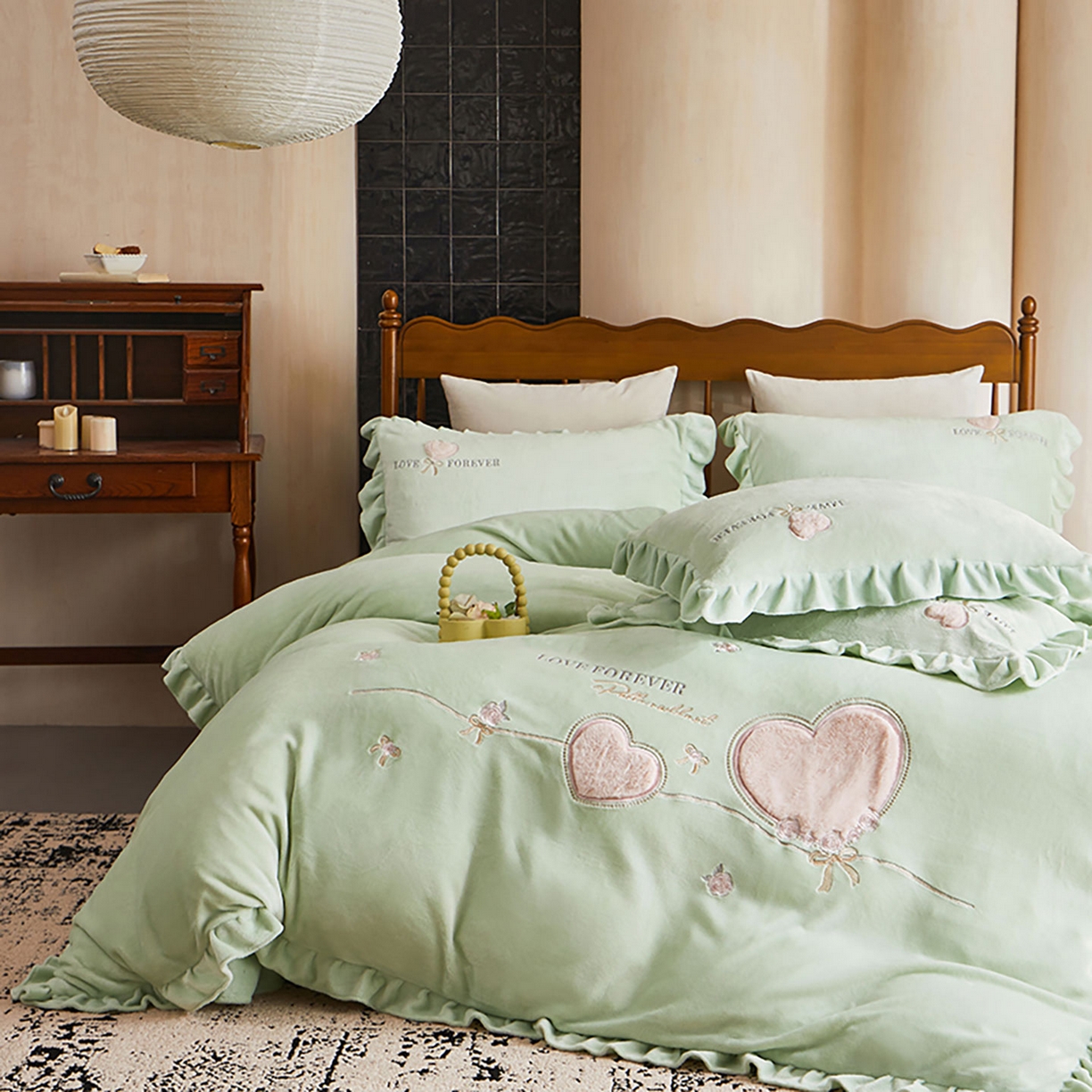 91家纺网 家纺一手货源 找家纺 卡初家居（原微来） 2025新款秋冬A类亲肤牛奶绒刺绣款四件套-暖阁系列（提供买家秀） 暖阁-新芽绿