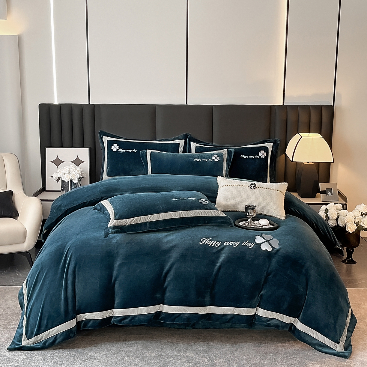 91家纺网 家纺一手货源 找家纺 妮恒美家纺 2025新款牛奶绒刺绣四件套-简爱系列 简爱-藏蓝