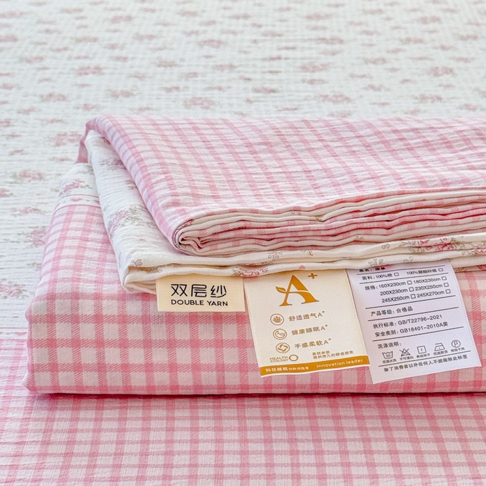 91家纺网 家纺一手货源 找家纺 一诺家居 2025新款A类云感双层纱针织棉印花母婴级裸睡床单三件套 量大可优惠 量大可送货 桃夭