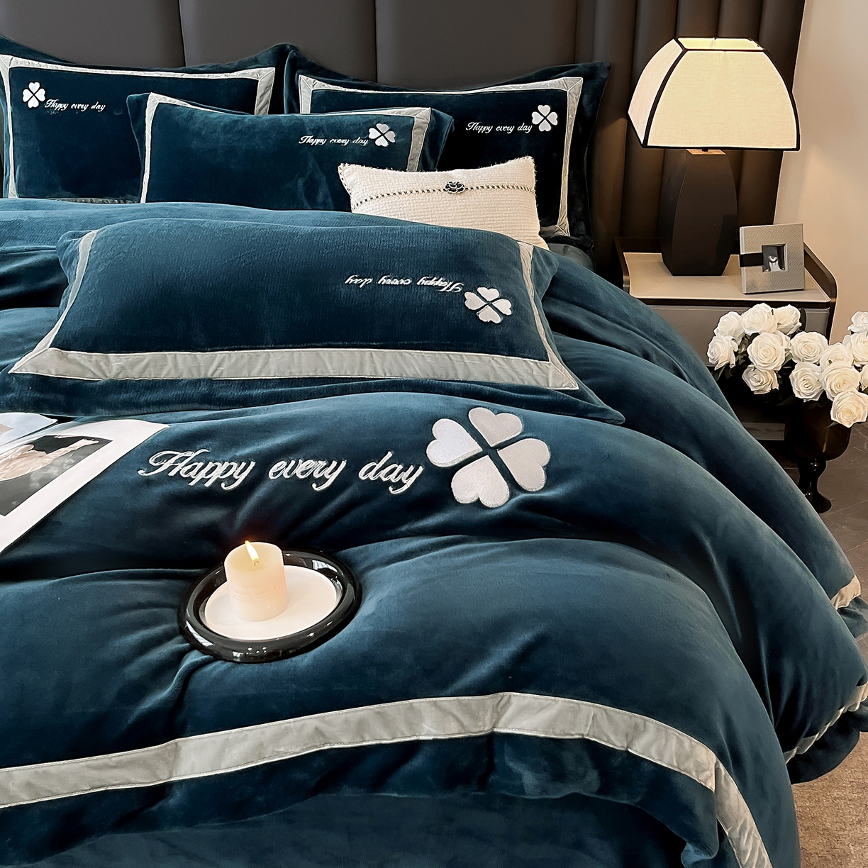 91家纺网 家纺一手货源 找家纺 妮恒美家纺 2025新款牛奶绒刺绣四件套-简爱系列 简爱-藏蓝