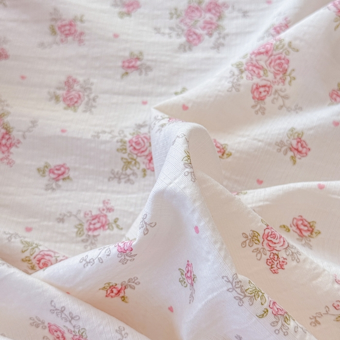 91家纺网 家纺一手货源 找家纺 一诺家居 2025新款A类云感双层纱针织棉印花母婴级裸睡床单三件套 量大可优惠 量大可送货 桃夭