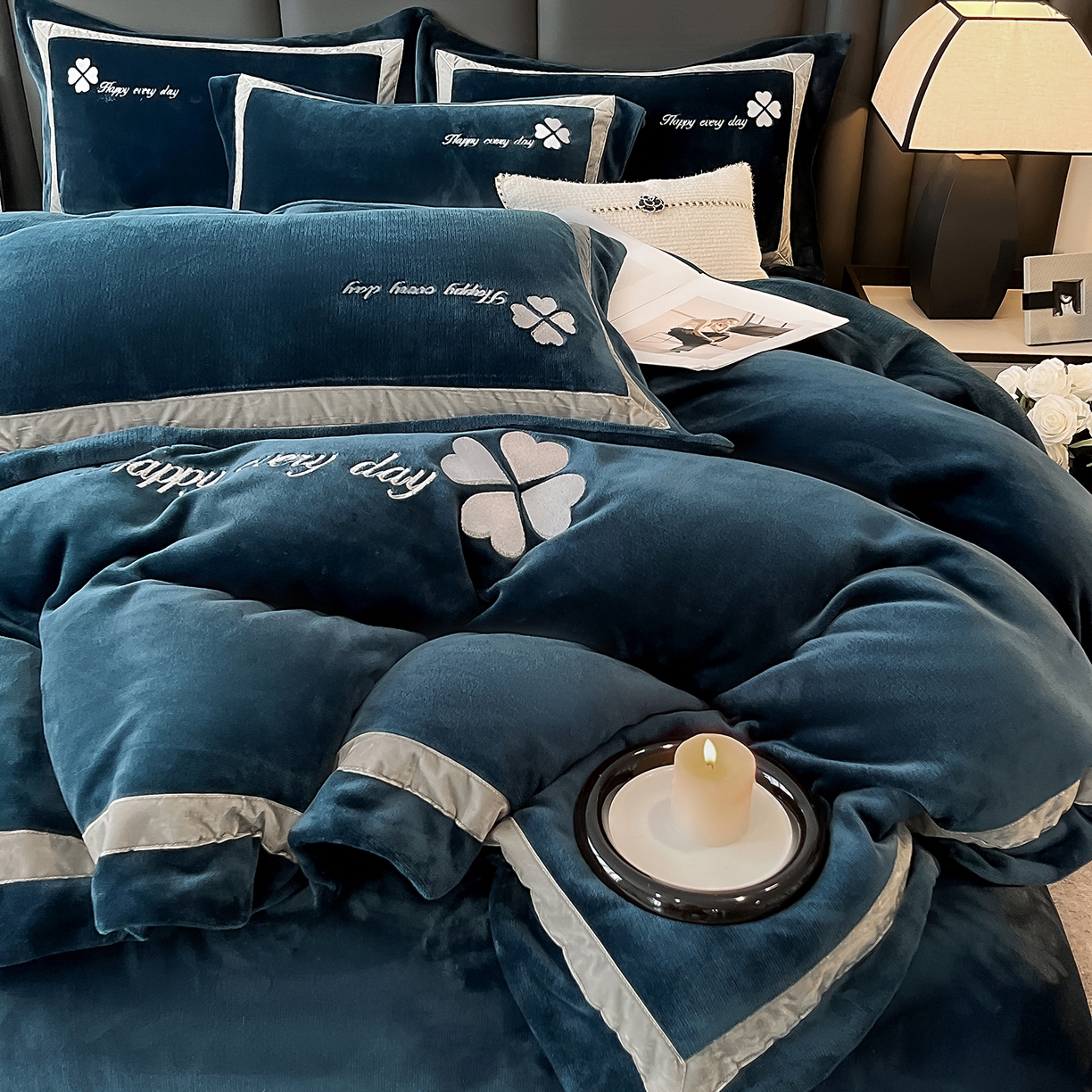 91家纺网 家纺一手货源 找家纺 妮恒美家纺 2025新款牛奶绒刺绣四件套-简爱系列 简爱-藏蓝