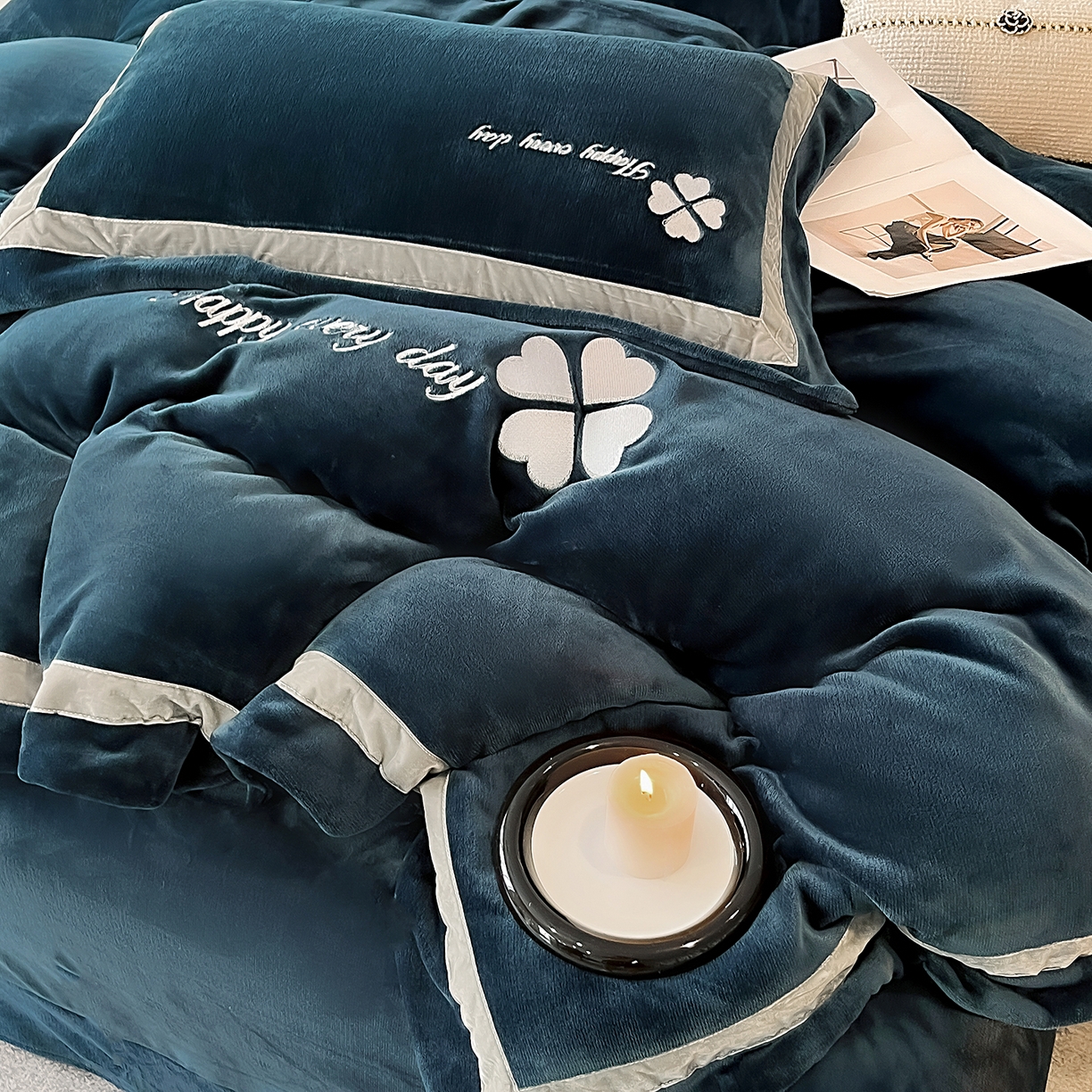 91家纺网 家纺一手货源 找家纺 妮恒美家纺 2025新款牛奶绒刺绣四件套-简爱系列 简爱-藏蓝