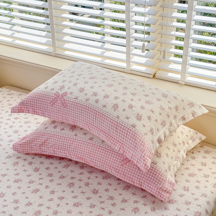 91家纺网 家纺一手货源 找家纺 一诺家居 2025新款A类云感双层纱针织棉印花母婴级裸睡床单三件套 量大可优惠 量大可送货 桃夭