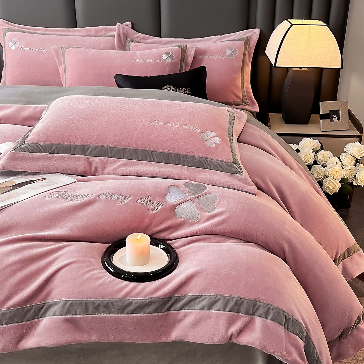 91家纺网 家纺一手货源 找家纺 妮恒美家纺 2025新款牛奶绒刺绣四件套-简爱系列 简爱-豆沙＋浅灰