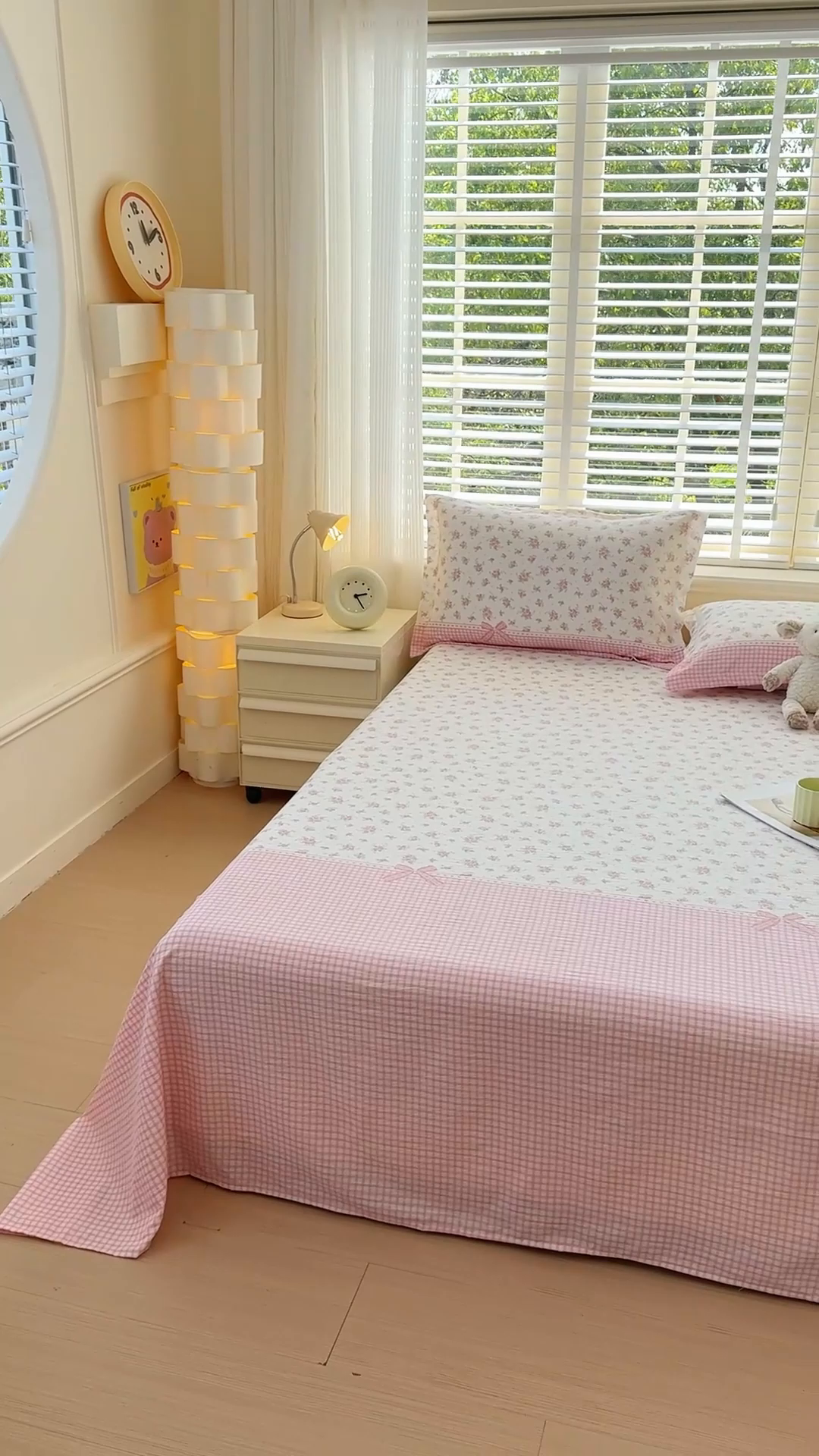 91家纺网 家纺一手货源 找家纺 一诺家居 2025新款A类云感双层纱针织棉印花母婴级裸睡床单三件套 量大可优惠 量大可送货 桃夭