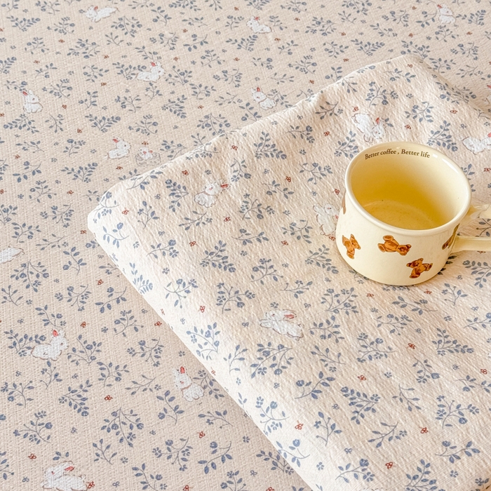 91家纺网 家纺一手货源 找家纺 一诺家居 2025新款A类云感双层纱针织棉印花母婴级裸睡床单三件套 量大可优惠 量大可送货 兔兔花园