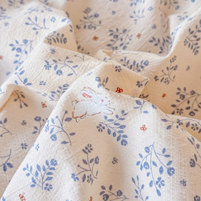 91家纺网 家纺一手货源 找家纺 一诺家居 2025新款A类云感双层纱针织棉印花母婴级裸睡床单三件套 量大可优惠 量大可送货 兔兔花园