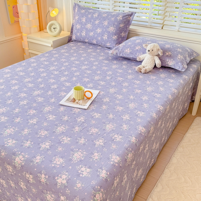 91家纺网 家纺一手货源 找家纺 一诺家居 2025新款A类云感双层纱针织棉印花母婴级裸睡床单三件套 量大可优惠 量大可送货 薰衣草