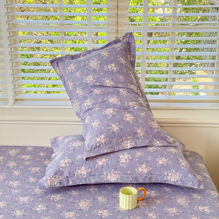 91家纺网 家纺一手货源 找家纺 一诺家居 2025新款A类云感双层纱针织棉印花母婴级裸睡床单三件套 量大可优惠 量大可送货 薰衣草